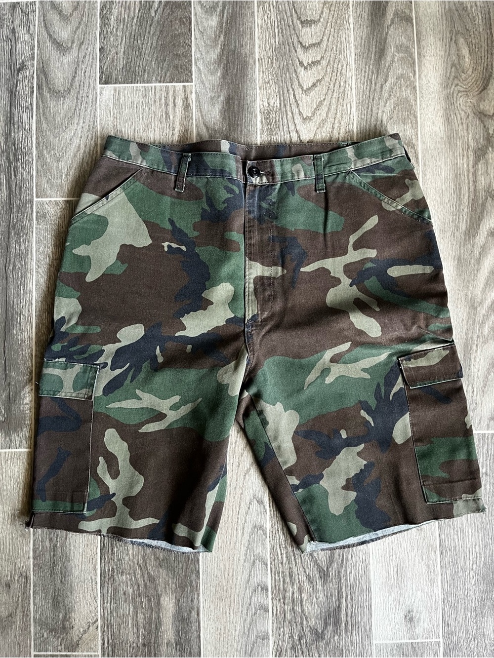Vintage *USA Made* Liberty woodland camo cutoff baggy y2k style cargo shorts